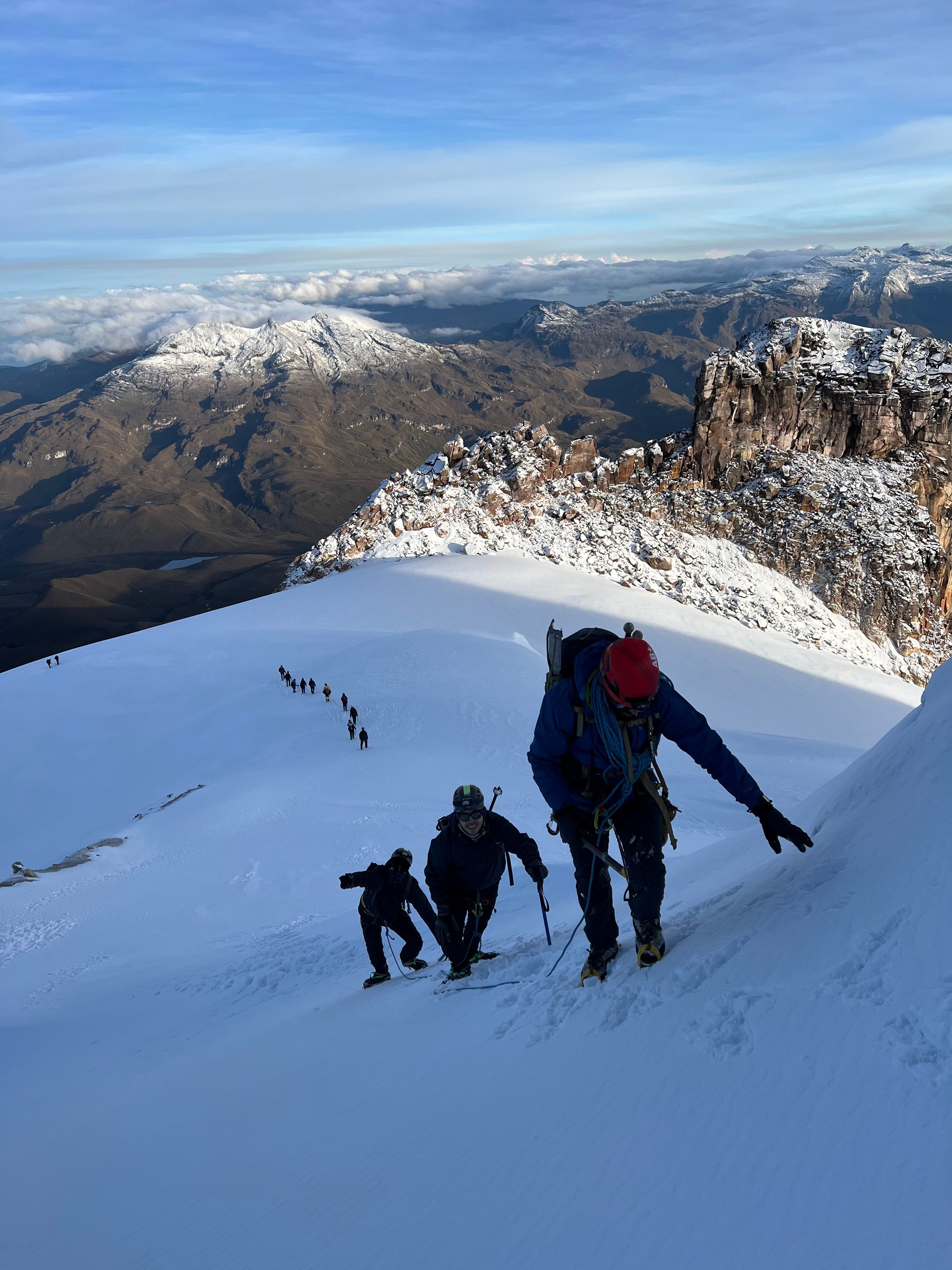 Día 3 - Cordada en el glaciar hacia la cumbre